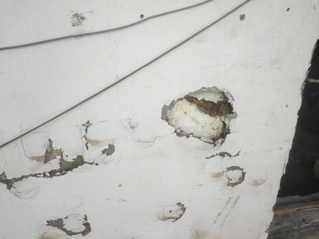 青海曝光16個安全隱患住宅小區(qū)：防護層脫落，保溫材料裸露:保溫材料